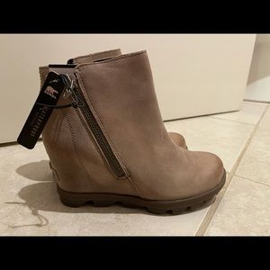 Sorel Joan of Arctic Wedge II Zip Boots